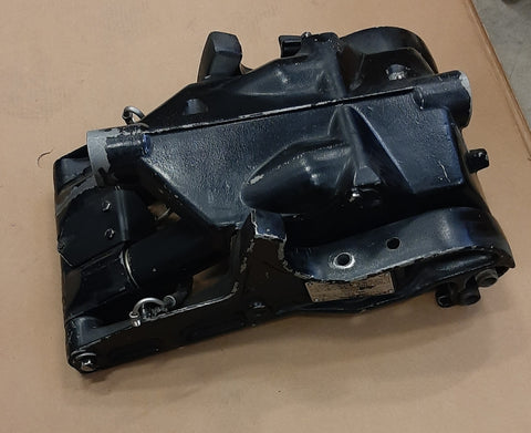 79114A4, 1476-7548A1 150hp Mercury clamp/swivel assembly and hydraulic cylinders 1978 model V6