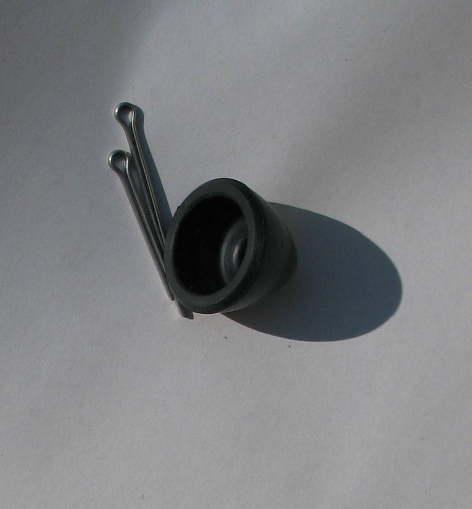 303365 OMC 5.5 / 7.5hp prop cap from 1954