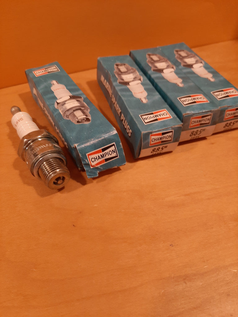 Champion spark plug L6VC #885m (new old stock)