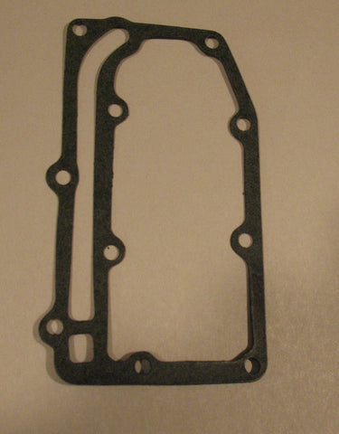 303439 gasket exhaust cover 5.hp Johnson/ Evinrude OMC (new) Back in stock !!